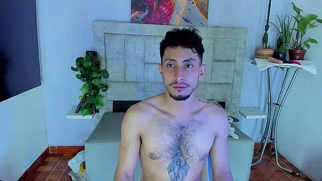 Piggy Eddy online show from 10.17.25