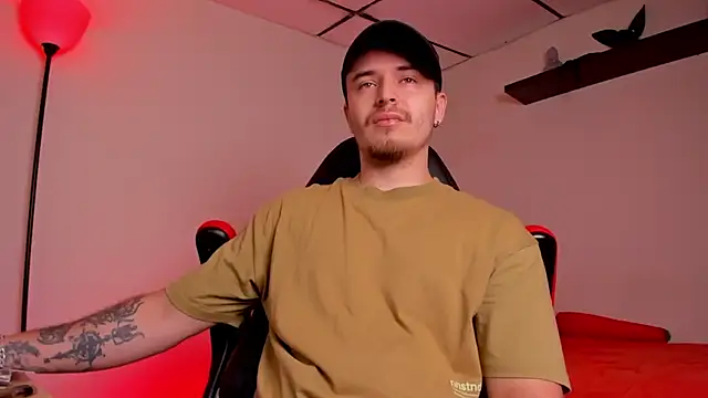 Snapshot of james_connor2 chatting on 10.20.25 james connor2 online show from 10.20.25