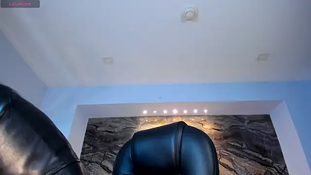 Snapshot of NatyFerrer_ chatting on 12.29.24 NatyFerrer online show from 12.29.24