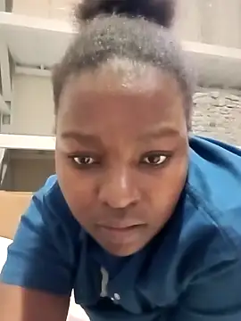 Snapshot of Yours_faithfully1 chatting on 11.08.25 Yours faithfully1 online show from 11.08.25