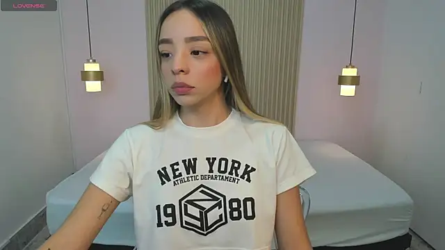 AliceRoss0 online show from 02.13.26