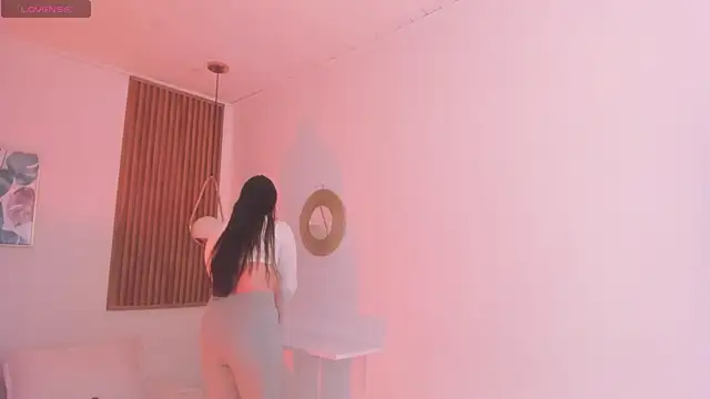 TiffanyWright online show from 01.19.26