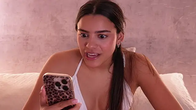 Snapshot of Nicky_and_Blake chatting on 10.28.25 Nicky and Blake online show from 10.28.25