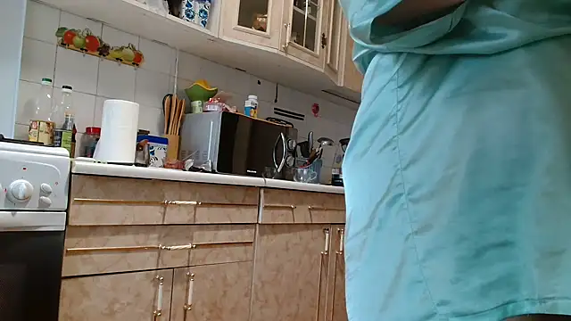 Snapshot of Vika_ chatting on 03.17.25 Vika online show from 03.17.25