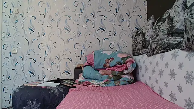 Snapshot of Vika_ chatting on 03.19.25 Vika online show from 03.19.25