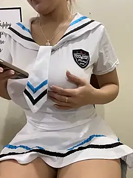 Snapshot of Shirato_hana chatting on 02.13.25 Shirato hana online show from 02.13.25