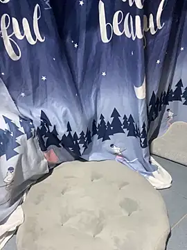 Snapshot of Shirato_hana chatting on 10.14.25 Shirato hana online show from 10.14.25