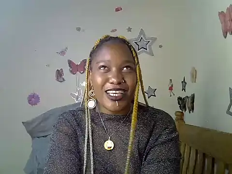 Snapshot of Pretty_tiffany chatting on 03.18.25 Pretty tiffany online show from 03.18.25