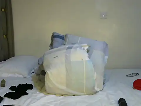 Snapshot of Pretty_tiffany chatting on 10.07.25 Pretty tiffany online show from 10.07.25