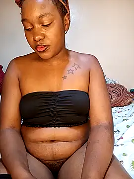 Snapshot of Pretty_tiffany chatting on 12.02.25 Pretty tiffany online show from 12.02.25