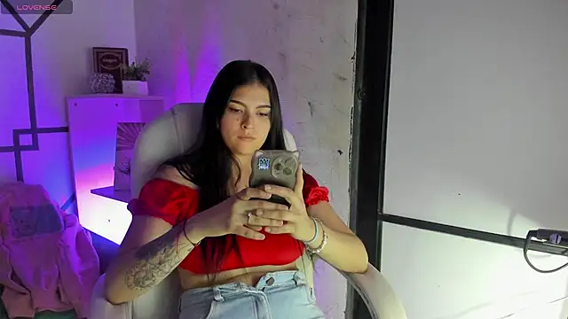 Snapshot of TifanyWhite_ chatting on 01.25.25 TifanyWhite online show from 01.25.25