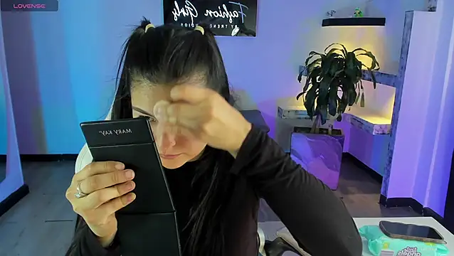 Snapshot of TifanyWhite_ chatting on 02.10.25 TifanyWhite online show from 02.10.25