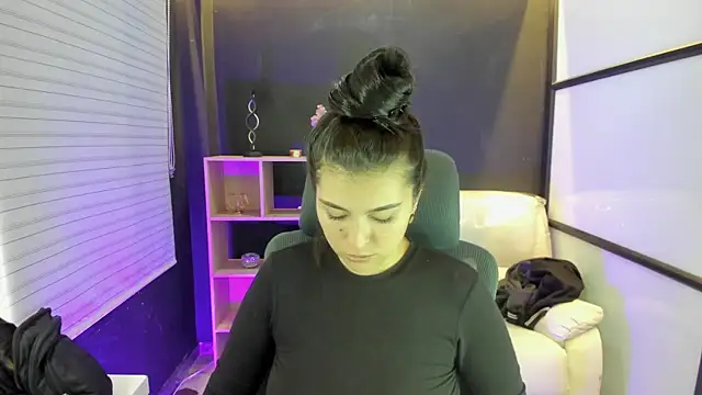 Snapshot of TifanyWhite_ chatting on 03.22.25 TifanyWhite online show from 03.22.25