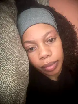 NAUGHTYSHALOTXX online show from 11.25.25