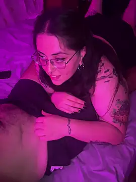 Mizztikaa online show from 12.19.24