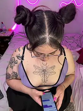 Mizztikaa online show from 01.17.25