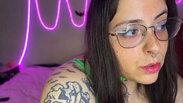 Mizztikaa online show from 11.25.25