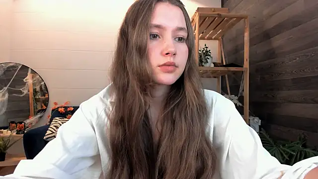 MaryannSoftt online show from 10.27.25