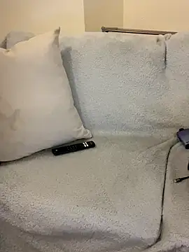 Snapshot of UKSYDNEYFOX chatting on 11.08.25 UKSYDNEYFOX online show from 11.08.25