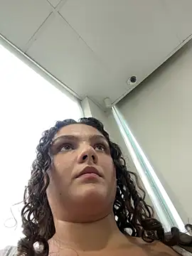 Snapshot of eva_y_marcelo chatting on 02.25.25 eva y marcelo online show from 02.25.25