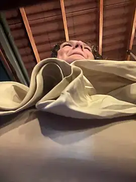 Snapshot of eva_y_marcelo chatting on 03.08.25 eva y marcelo online show from 03.08.25