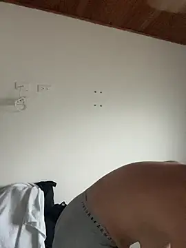 Snapshot of eva_y_marcelo chatting on 10.08.25 eva y marcelo online show from 10.08.25