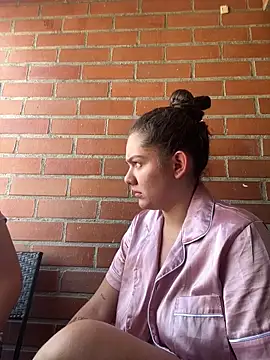 Snapshot of eva_y_marcelo chatting on 10.09.25 eva y marcelo online show from 10.09.25