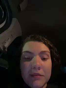 Snapshot of eva_y_marcelo chatting on 10.25.25 eva y marcelo online show from 10.25.25