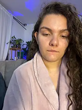 Snapshot of eva_y_marcelo chatting on 10.27.25 eva y marcelo online show from 10.27.25