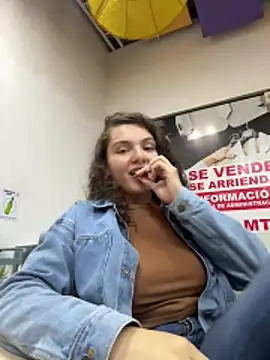 Snapshot of eva_y_marcelo chatting on 11.26.25 eva y marcelo online show from 11.26.25