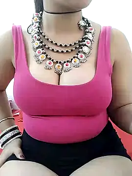 Snapshot of Diya_Chopra chatting on 12.19.24 Diya Chopra online show from 12.19.24