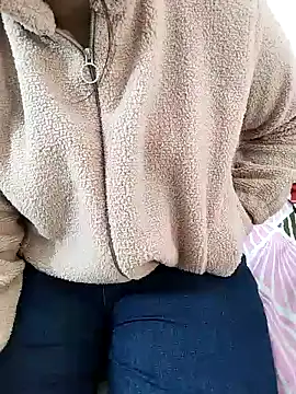 Snapshot of Diya_Chopra chatting on 01.04.25 Diya Chopra online show from 01.04.25