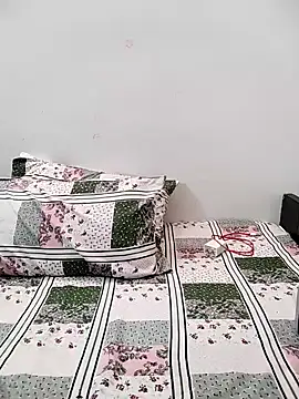 Snapshot of Diya_Chopra chatting on 01.11.25 Diya Chopra online show from 01.11.25