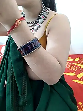 Snapshot of Diya_Chopra chatting on 02.10.25 Diya Chopra online show from 02.10.25