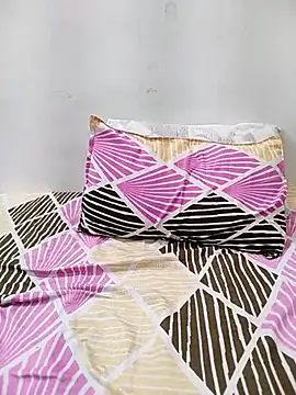 Snapshot of Diya_Chopra chatting on 03.08.25 Diya Chopra online show from 03.08.25