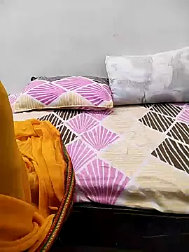 Snapshot of Diya_Chopra chatting on 03.10.25 Diya Chopra online show from 03.10.25