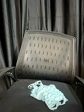 Snapshot of Diya_Chopra chatting on 10.04.25 Diya Chopra online show from 10.04.25