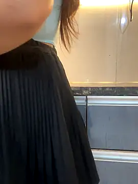 Snapshot of Diya_Chopra chatting on 10.13.25 Diya Chopra online show from 10.13.25