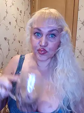 IsabellaBoni online show from 12.18.25