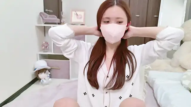 Snapshot of -SHINON- chatting on 12.08.24 -SHINON- online show from 12.08.24