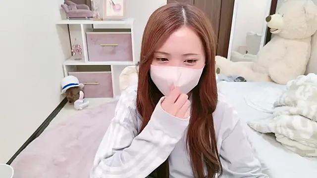 Snapshot of -SHINON- chatting on 12.15.24 -SHINON- online show from 12.15.24