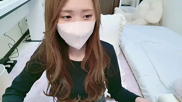 Snapshot of -SHINON- chatting on 01.12.25 -SHINON- online show from 01.12.25