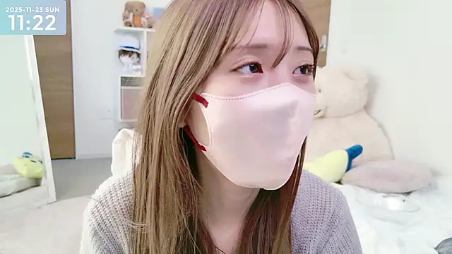 Snapshot of -SHINON- chatting on 11.23.25 -SHINON- online show from 11.23.25