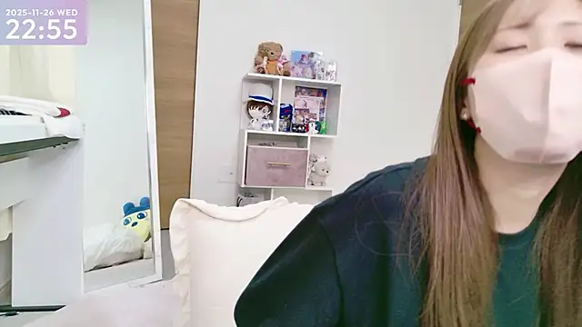 Snapshot of -SHINON- chatting on 11.26.25 -SHINON- online show from 11.26.25