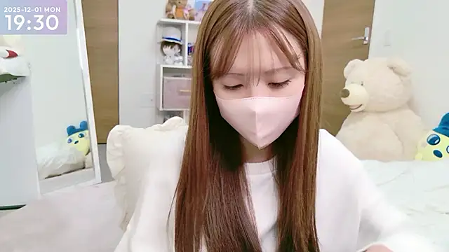 Snapshot of -SHINON- chatting on 12.01.25 -SHINON- online show from 12.01.25