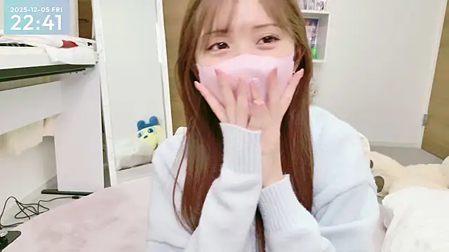 Snapshot of -SHINON- chatting on 12.05.25 -SHINON- online show from 12.05.25