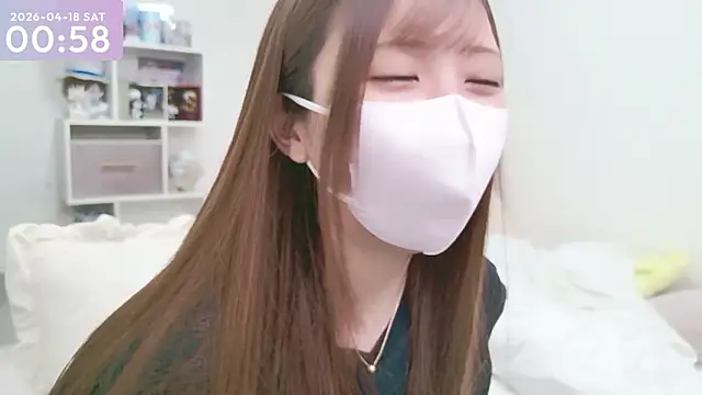 Snapshot of -SHINON- chatting on 04.17.26 -SHINON- online show from 04.17.26
