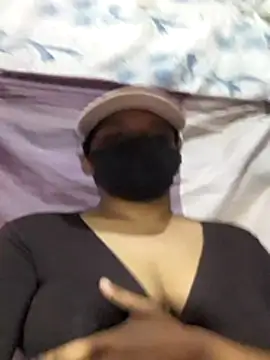 Snapshot of Tharukasenevirathne chatting on 06.04.26 Tharukasenevirathne online show from 06.04.26