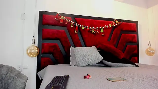 carolaine94 online show from 12.16.24