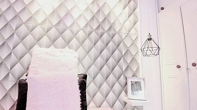 carolaine94 online show from 01.25.25